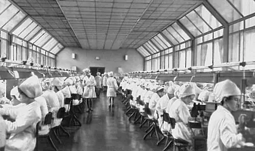 Часовой завод Луч в Минске Интерьер сборочного цеха 195662 Архитекторы И - фото 390