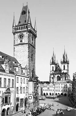 Прага Староместская ратуша 1417 вв и Тынская церковь 14 в Прага План - фото 25