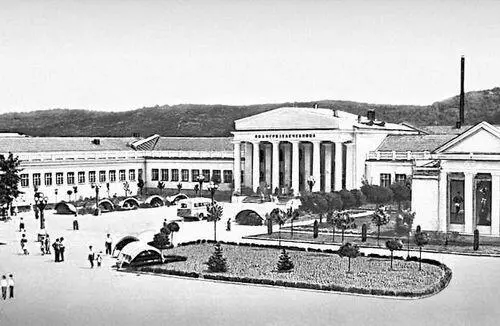 Нальчик Водогрязелечебница М А Ваннах Дорога в горах1952 Кинотеатр - фото 123