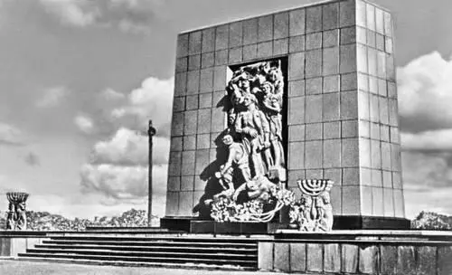 Варшавское восстание 1943 Памятник героям гетто Варшава 1948 Скульптор Н - фото 318