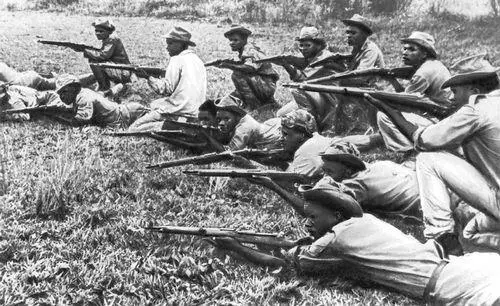 Партизаны Народного движения за освобождение Анголы на учениях Февраль 1967 - фото 91