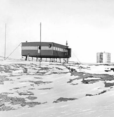 Антарктида Жилой дом на советской станции Молодёжная Водные массы Южного - фото 237