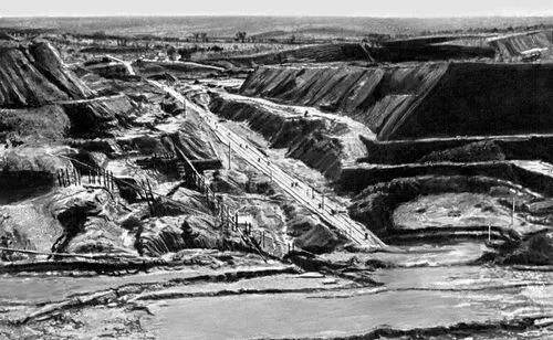Добыча алмазов в руднике Муссолеги Бассейн р Касаи Город Катумбела в - фото 97