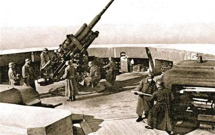 Позиция 105мм зенитной пушки 105 cm FlaK 3839 немецкой зенитной башни - фото 933