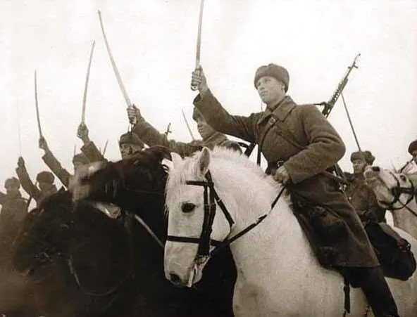 В 1941 году кавалерийские корпуса оказались самыми устойчивыми соединениями - фото 263