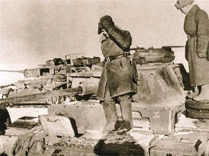 Захваченные под Сталинградом немецкие средние танки PzKpfw III Итоги - фото 571