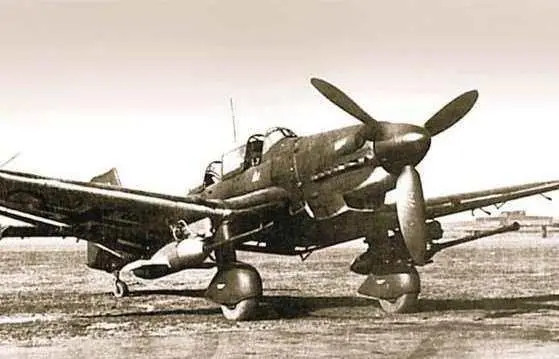 Ju87G1 противотанковая версия пикирующего бомбардировщика Штука - фото 648