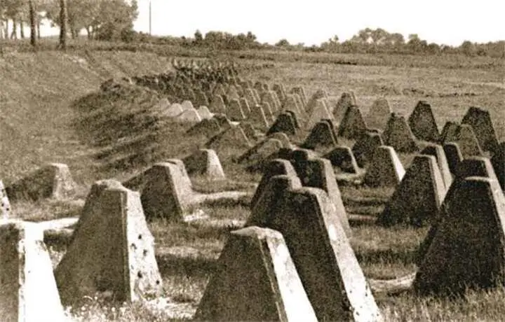 Противотанковые надолбы драконьи зубы на укрепленной линии ВартыОдера - фото 857