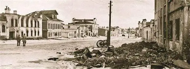 За время боев Ржев превратился в городпризрак Несмотря на то что советское - фото 468