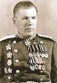 Командующий 3й армией генераллейтенант АВ Горбатов 18911973 Его - фото 827
