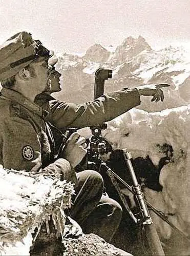Наблюдательный пункт немецких горных егерей в горах на Кавказе 1942 г Группа - фото 612
