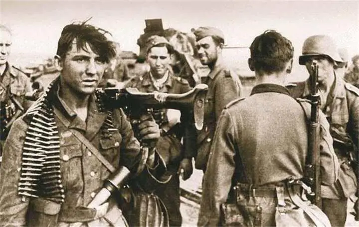 Панцергренадеры 16й танковой дивизии Вермахта 16 PanzerDivision вышедшие - фото 503