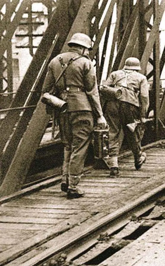 Первый день войны в Перемышле Первыми тишину раннего утра 22 июня 1941 года на - фото 64