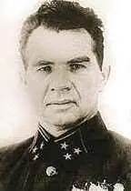 ЧУЙКОВ Василий Иванович 19001982 советский военачальник С 17 лет служил - фото 499