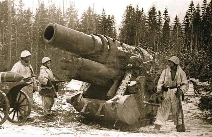 Захваченная Красной Армией немецкая 305мм мортира vz 16 M16 чешского - фото 585