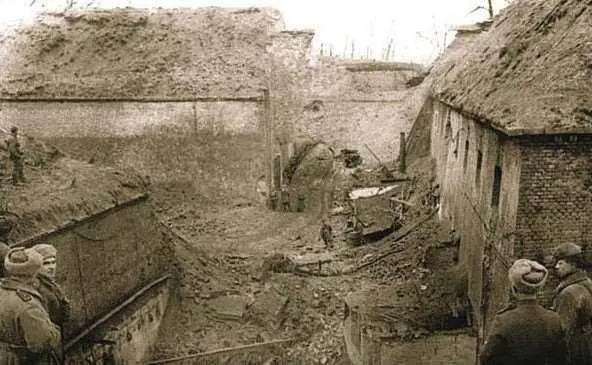 Познань Проезд для танков самоходноартиллерийских установок и тяжелой - фото 881