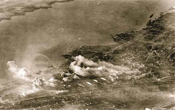 Немецкий аэрофотоснимок Сталинграда 2 октября 1942 г Немецкая штурмовая - фото 535