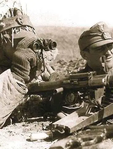 Расчет пулемета MG34 немецкой горной части Оборона Кавказа Июльдекабрь 1942 - фото 594