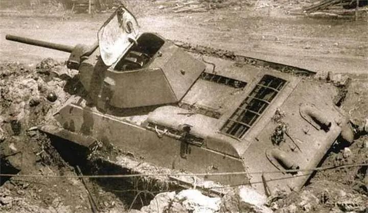 Средний танк Т3476 производства Сталинградского тракторного завода брошенный - фото 520