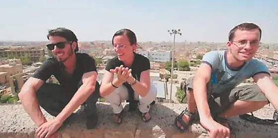 31 июля 2009 г американцы Джошуа Фэттэл Сара Шурд и Шейн Бауэр попали в - фото 75