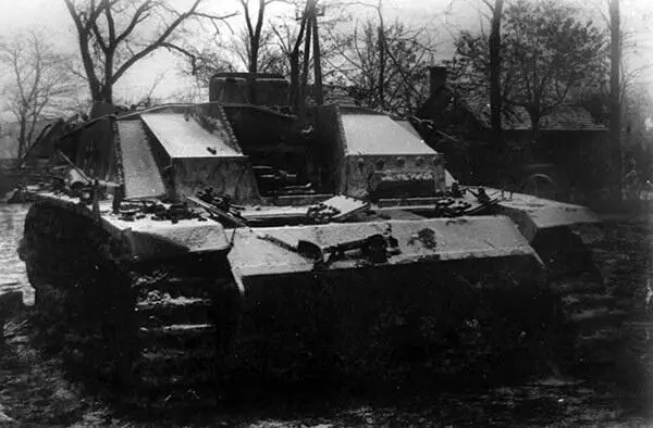 САУ StuG III со снятым орудием Скорее всего машина была каннибализирована - фото 16