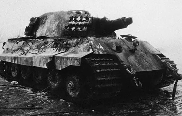 Танк PzKpfwVI AusfB Koenigstiger из 509го батальона тяжелых танков Ha - фото 48
