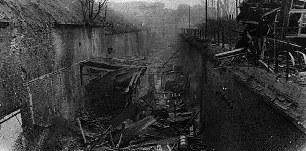 Остатки постройки неизвестного назначения во рву цитадели скорее всего - фото 92