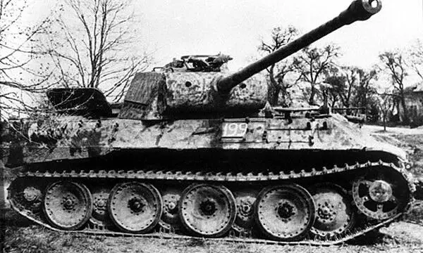 Оставленная экипажем Пантера AusfA Утро 6 марта 1945 г было пасмурным - фото 109