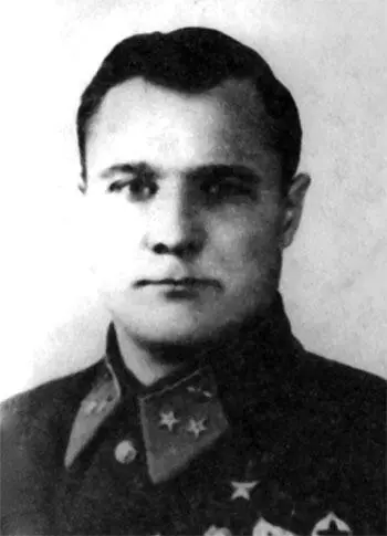 Командующий ВВС Западного особого военного округа генералмайор И И Копец На - фото 168