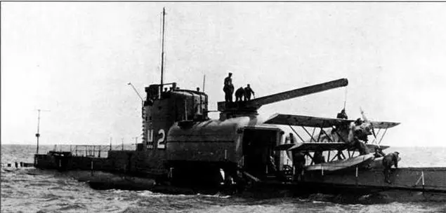 Подготовка к запуску гидроплана с подводной лодки М2 Обратите внимание на - фото 119
