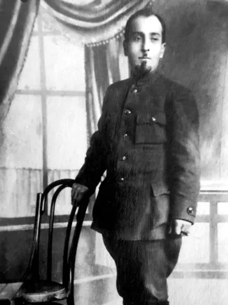 Товарищ С Член РСДРП с 1904 года Очередную рабочую демонстрацию традиционно - фото 22