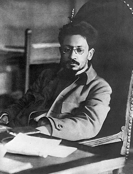 Я М Сведлов Член РСДРП с 1901 года Интересно что Свердлов не сомневался - фото 40