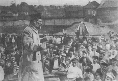 Агитпоезд Октябрьская революция Калинин выступает на красноармейском - фото 17