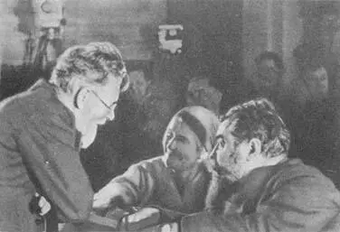 М И Калинин во время беседы с делегатами VII Всесоюзного съезда Советов 1935 - фото 26
