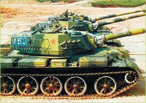 Легкие танки Туре 62g 2000 г Вместо штатной эти машины получили башни от - фото 82