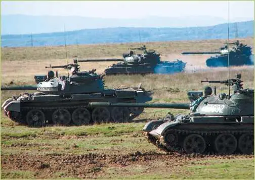Танки Т55 румынской армии в учебном бою На машинах установлены лазерные - фото 83