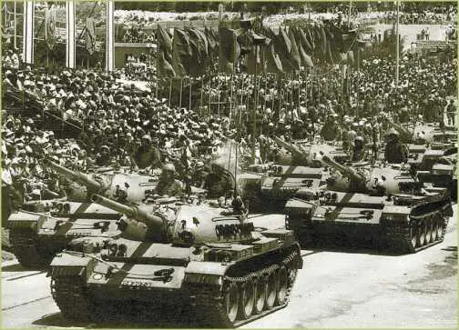 Танки Тиран4Ш на параде в ТельАвиве незадолго до войны 1973 года Танки - фото 92