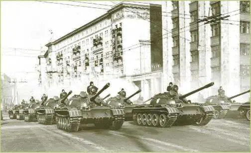 Парадный дебют танков Т55 на Красной площади состоялся 7 ноября 1962 года - фото 148