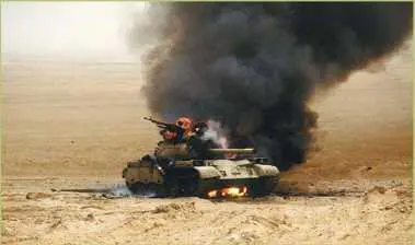 Горит иракский средний танк Туре 59 1991 год 17 января 1991 года - фото 166