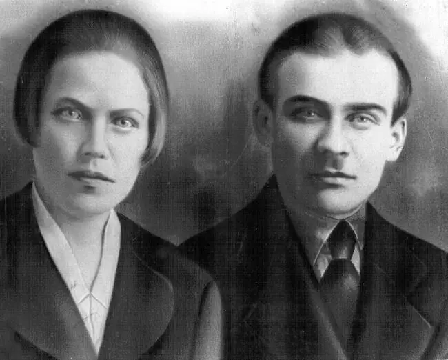 Родители Столяровой перед войной Недели наверное через две сказали - фото 43