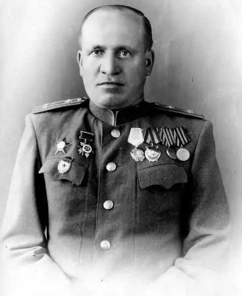Дядя К П Исаченкова Григорий Трофимович Боровченко летчикистребитель - фото 57