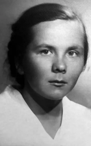 Весь апрель 1945 года настроение было приподнятое ждали окончания войны В - фото 69