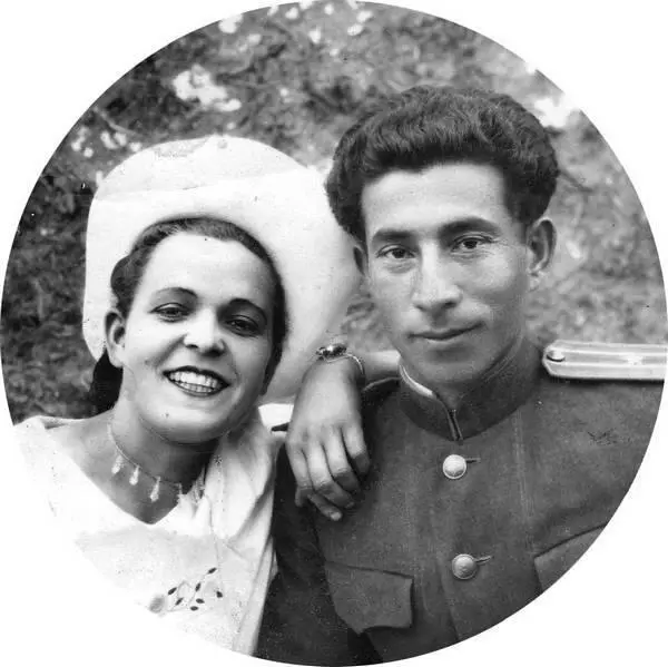 Мама Анны Татьяна Филипповна и отец Аркадий Соломонович В Таллин прибыли в - фото 102