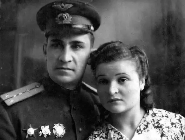 Папа и мама Моя мама Соколова Горшунова Лидия Дмитриевна родилась в 1923 - фото 113