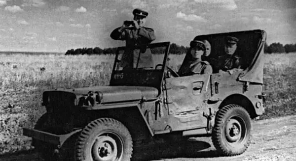 Член Военного совета 1й ТА генерал Попель и начальник политотдела полковник - фото 35
