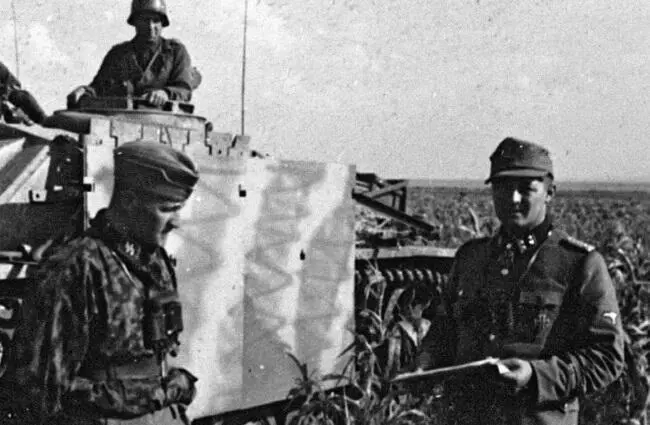 Танкисты 2го тк СС получают боевую задачу Июль 1943 г Курская дуга - фото 42