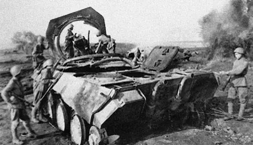 Пантеры 39го тп 10й тб подбитые на Курской дуге Июль 1943 г - фото 57