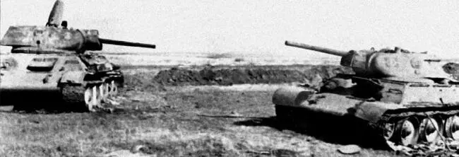 Две верхние фотографии подбитые Т34 3го мк 1й ТА Июль 1943 г Курская - фото 65