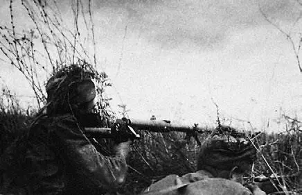 На огневой позиции Июль 1943 г Белгородское направление Генерал армии - фото 133
