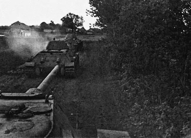 Выдвижение тридцатьчетвёрок 3го мк Лето 1943 г Боевой состав 1й - фото 146